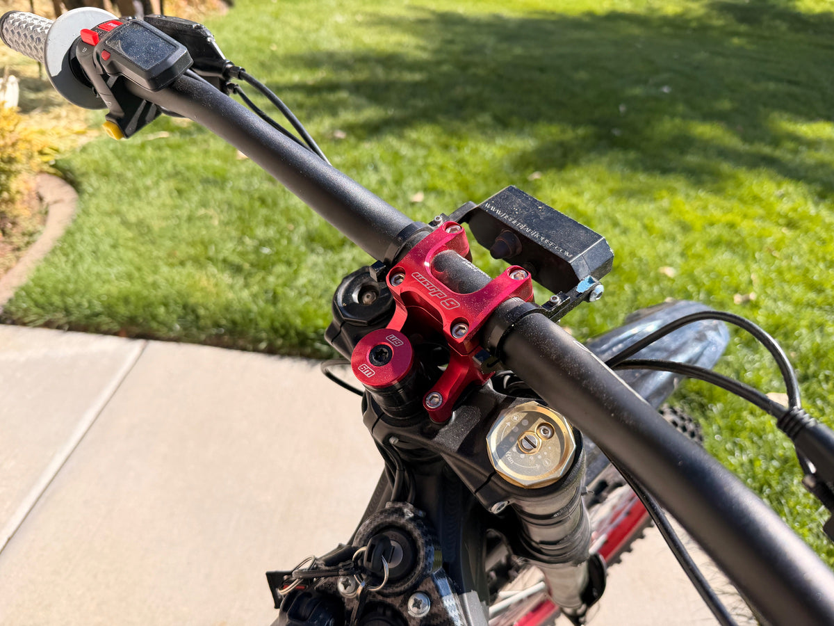 2022 Surron Light Bee with red rims and black hubs, photo 3 of 5